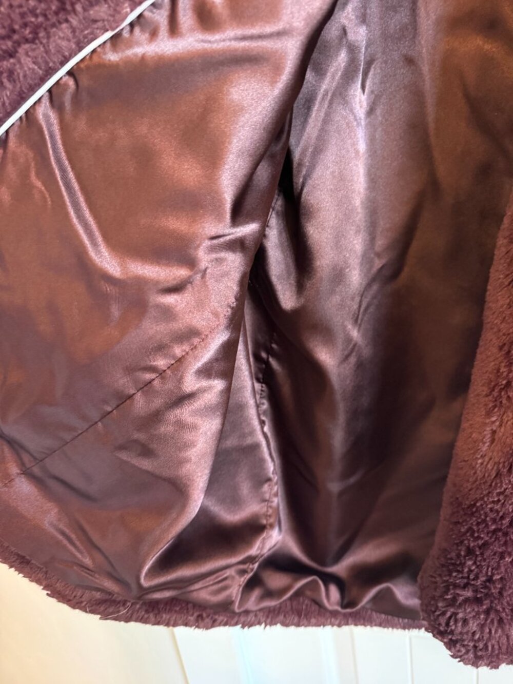 DKNY hooded faux fur coat in a rich burgundy. Size XL - Picture 4 of 7